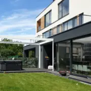 Zadaszenie tarasu Warszawa o powierzchni ponad 20 m2 – pergola ALTEA