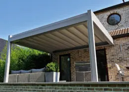 Pergola Perla z dachem z PCV w pozycji zamkniętej