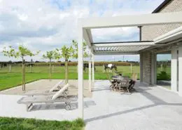 Pergola Altea wyposażona w lamelowy, rozsuwany dach