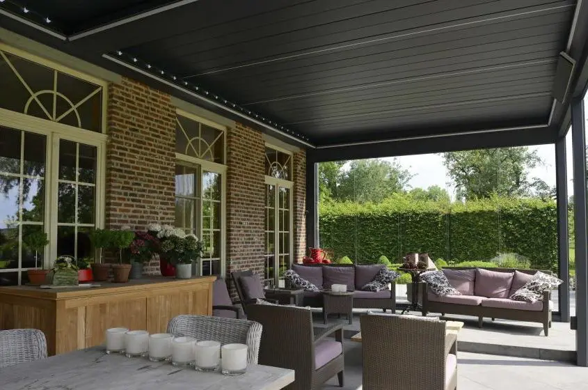 Pergola Ombra - konstrukcja wsparta o fasadę budynku