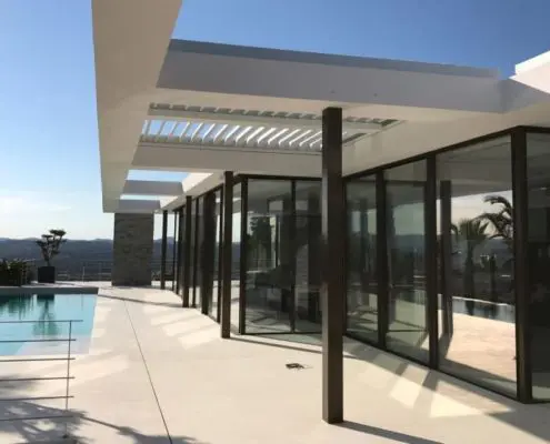Pergola Ombra, dach skonstruowany z aluminiowych, obrotowych lameli