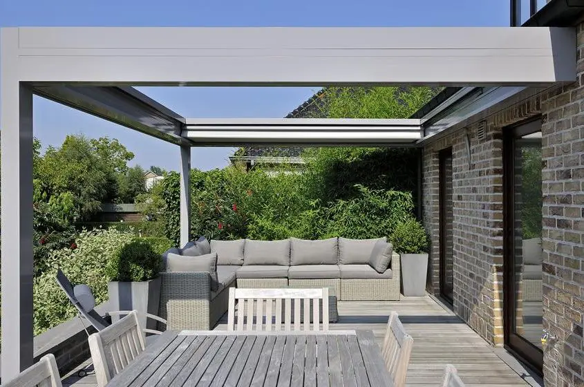 Pergola Perla wyposażona w rozsuwany dach z tkaniny PCV