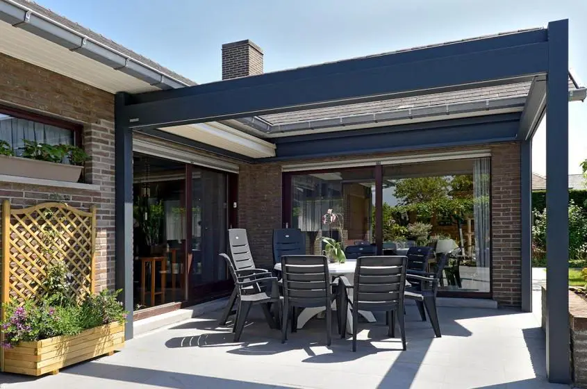 Pergola Perla wyposażona w rozsuwany dach z tkaniny PCV