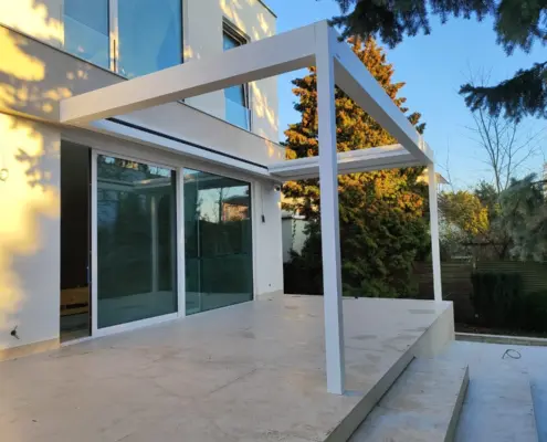 Pergola jako część projektu domu – realizacja w Warszawie – La Pergoletta